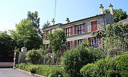 Dieses Bild hat ein leeres Alt-Attribut. Der Dateiname ist La_facade_sud_et_son_treillage_%C2%A9_Maison_des_Jardies_2016.jpg
