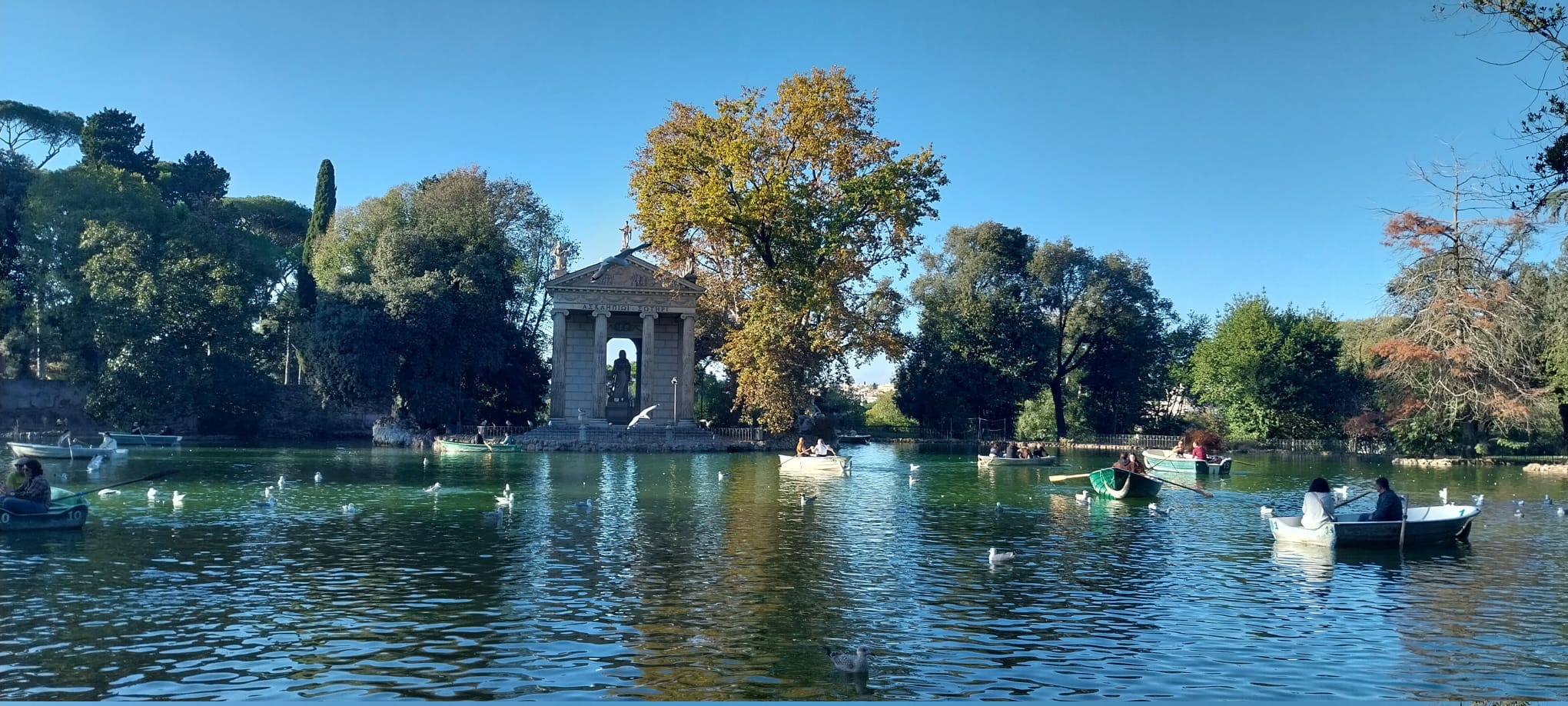 Lago con il Tempio di Rom, Asclepio,m Vila Borghese